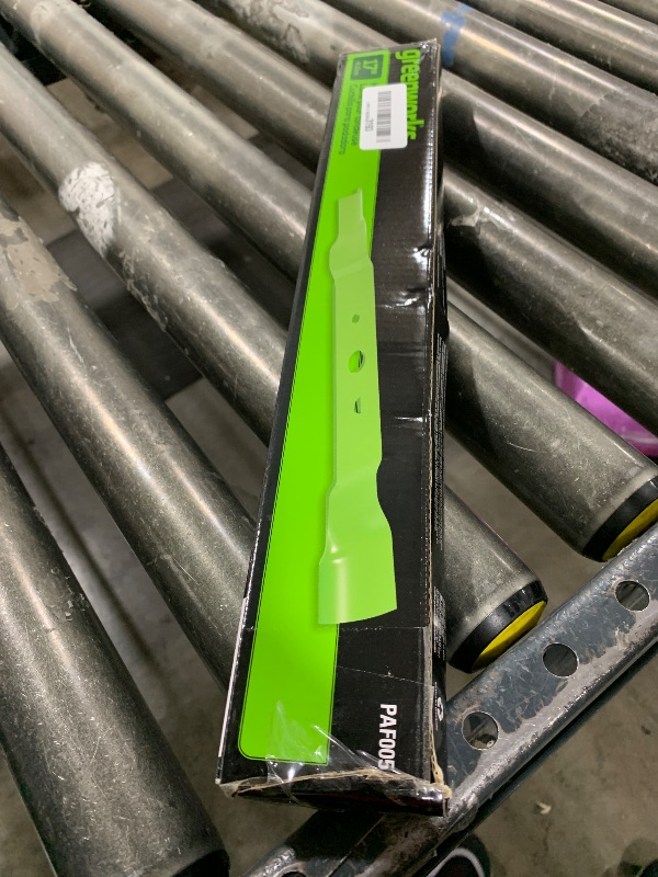Photo 1 of Greenworks Replacement Lawn Mower Blade (Fits : 17' Mower / MO40B411 / MO40B01 / MO48B2210 / MO10B00)