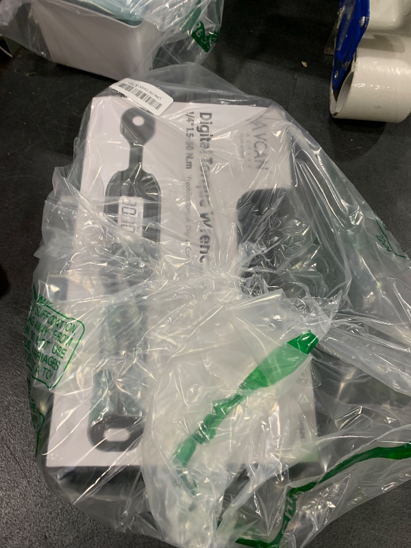 Photo 1 of 1/4 Torque Wrench Digital(1.1-22.2Ft.Lb) ±1 % Accuracy Digital Torque Wrench 1/4 Drive with Buzzer and LED Flash Track Mode Inch Pound Torque Wrench Set with Bits & Sockets for Bike Moto Gunsmithing