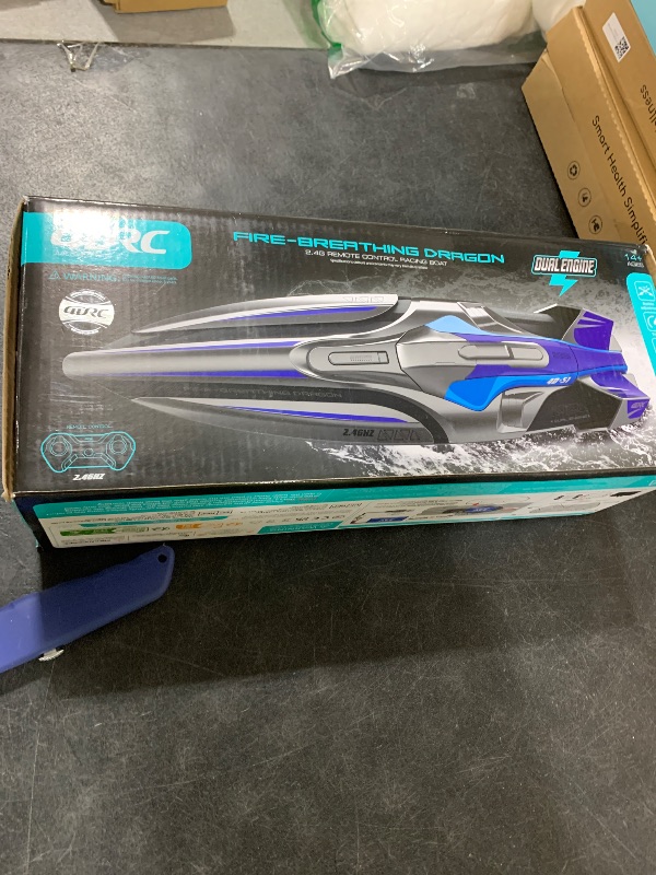 Photo 1 of 4DRC Fast RC Boat for Pools and Lakes,Remote Control Boat with LED Lights,2.4GHz High Speed RC Racing Boats for Lakes, Low Battery Alarm,Capsize Recovery, Gifts Toys for Boys Girls,Green