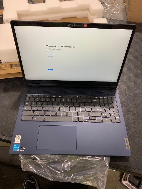 Photo 1 of Lenovo IdeaPad Flex 3i Chromebook Laptop, Intel® UHD Graphics, 15.6” FHD Display, Intel Pentium N6000, 8GB RAM, 128GB SSD, 1920x1080 px, Touchscreen, Chrome OS, Abyss Blue