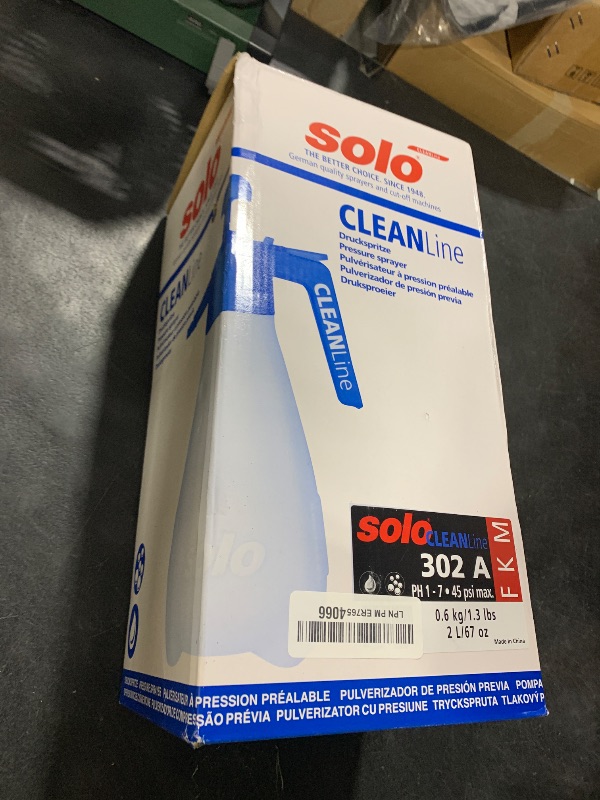 Photo 1 of SOLO 302-A 2-Liter CLEANLine One-Hand Sprayer W/Viton Seals (PH 1-7) and O-Rings