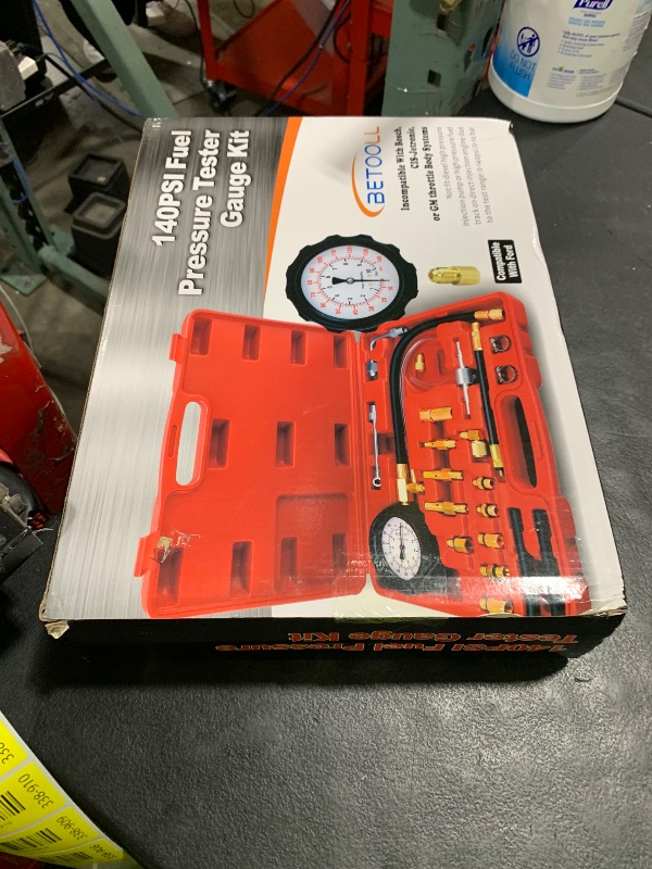 Photo 1 of BETOOLL 0-140PSI Fuel Injector Injection Pump Pressure Tester Gauge Kit Car Tools (Master)