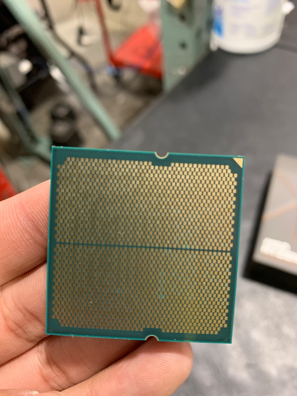Photo 1 of AMD Ryzen 7 7700X 8-Core, 16-Thread Unlocked Desktop Processor