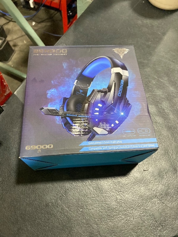 Photo 1 of BENGOO G9000 Stereo Gaming Headset for PS4 PC Xbox One PS5 Controller, Noise Cancelling Over Ear Headphones with Mic, LED Light, 7.1 Surround Sound, Soft Memory Earmuffs for Nintendo Xbox Series X|S