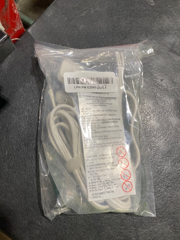 Photo 1 of HUANCHAIN 5ft 2 Pack 18/3 White Flat Plug Replacement Extension Cord, Replacement Plug 3 Prong Grounded Low Profile Extension Cord Flexible for Universal AC Appliance, 10A 1250W 125V 18AWG SJTW, ETL