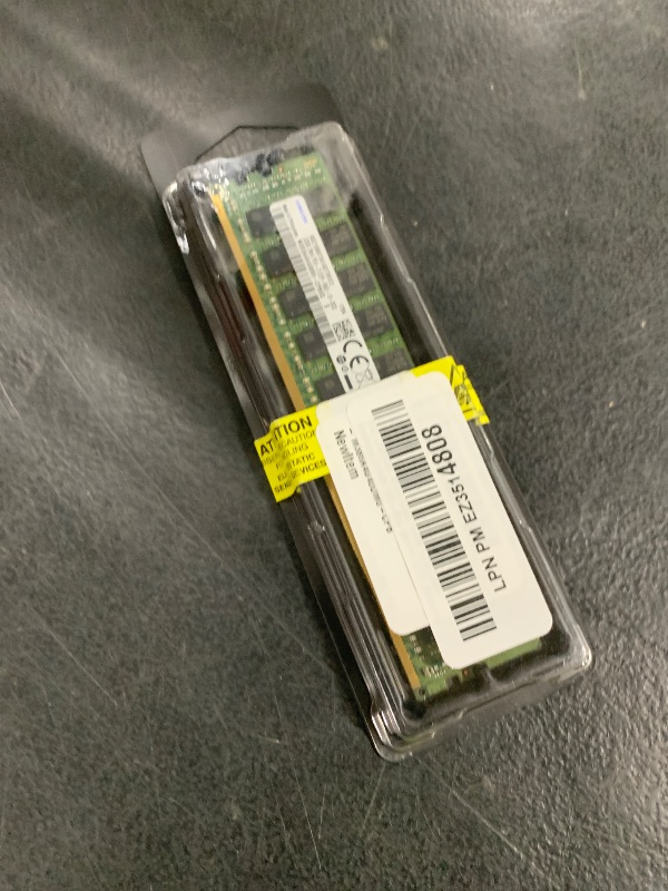 Photo 1 of Samsung 32GB DDR4 2133MHz PC4-17000 ECC LRDIMM 4Rx4 Quad Rank 1.2V Load Reduced DIMM 288-Pin Server RAM Memory - M386A4G40DM0-CPB