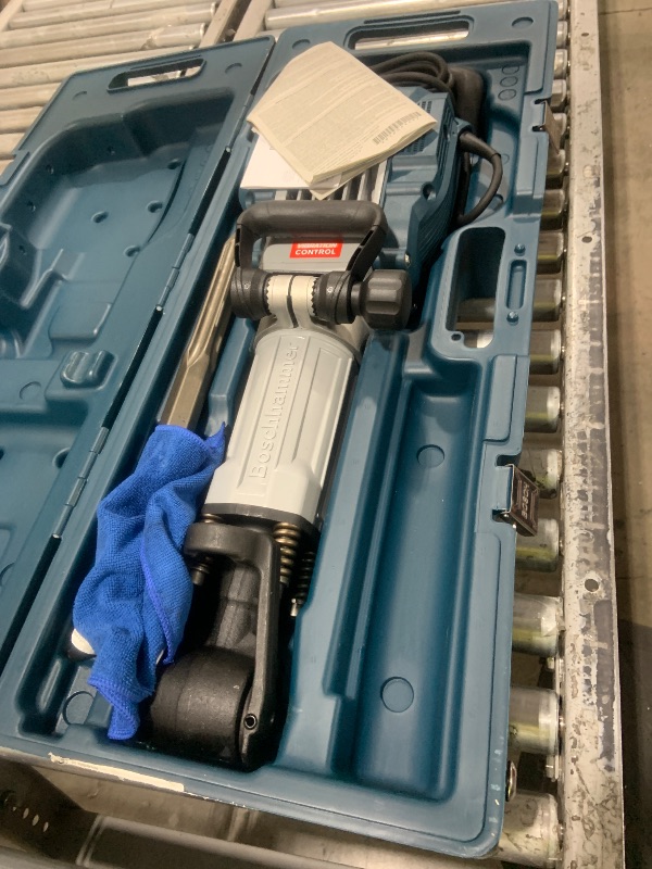 Photo 1 of BOSCH Demolition Jack Hammer with 1-1/8-Inch Hex, 35-Pound Concrete Breaker (11335K)