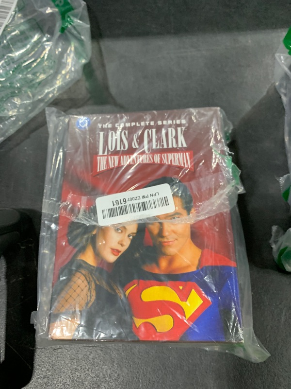 Photo 1 of Lois & Clark: The New Adventures of Superman - The Complete Series [Blu-ray]
