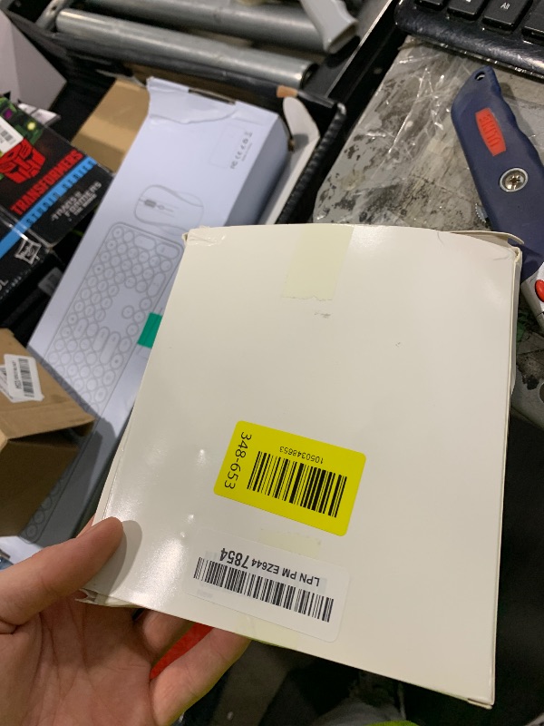 Photo 1 of 12 Pieces Shell Pearl Starfish Hair Clip Set, Catcan Seashell Hair Clips Starfish Alligator Clips for Women Headwear Styling Tools Accessories (classic style)