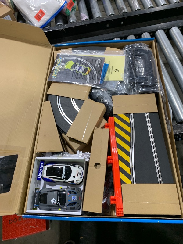 Photo 1 of Scalextric C1434M ARC AIR - World GT - Mains Power Slot Car Race Track Sets, 1:32 Scale Set, Electric Racing Toys for Adults or Kids, Racetrack Games, Cars Gifts for Boys or Girls, Age 8+