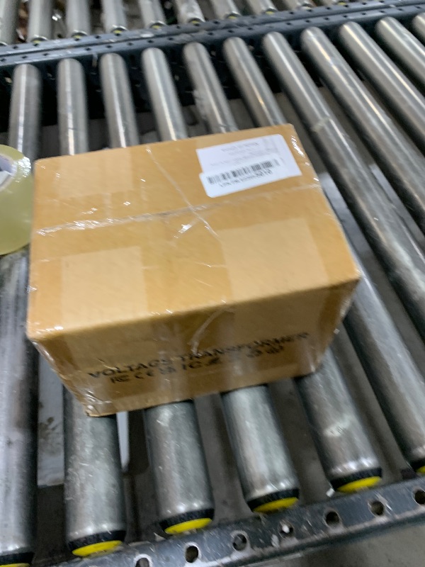 Photo 1 of Yinleader White 500W 110V to 220V Voltage Converter Transformer Step Up/Down 110-120V/220-240V w/US Power Cord