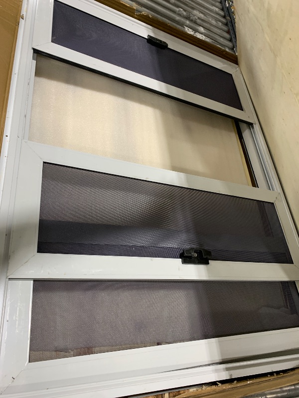 Photo 1 of VEVOR Concession Window for Food Truck, 48"x36" Aluminum Alloy Service Window, Up to 85 Degrees Serving Window with 4 Sliding Windows & Awning Door & Drag Hook, for Food Truck Concession Trailer
(no lift-able cover)