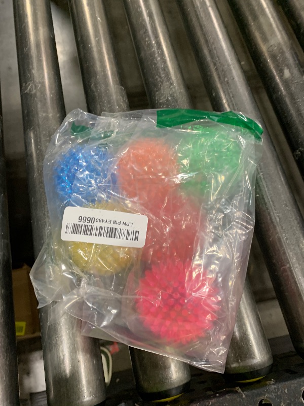 Photo 1 of petizer 6 Pack 2.5” Squeaky Dog Toy Balls, Floating Dog Pool Balls, Spiky Dog Balls, Durable Interactive Fetch Toys for Puppy, Dog Chew Toys for Teething (2.5"", Small Dog), Set of 6