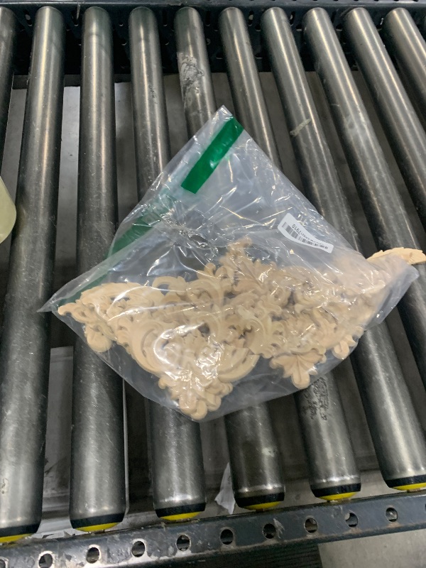 Photo 1 of 10 Pieces Wood Appliques Decorative and Onlays 2 Sizes Large Size Decorative Wooden Applique Trim Carved Unpainted DIY Carved Onlay for Bed Door Cabinet Dresser Wardrobe Furniture Decoration