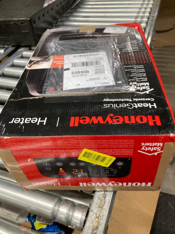 Photo 1 of ***Need to be clean, is very dirty***
Honeywell HeatGenius Ceramic Heater, Black – Easy to Use Space Heater with Multi-Directional Heating, Digital Controls and Programmable Thermostat