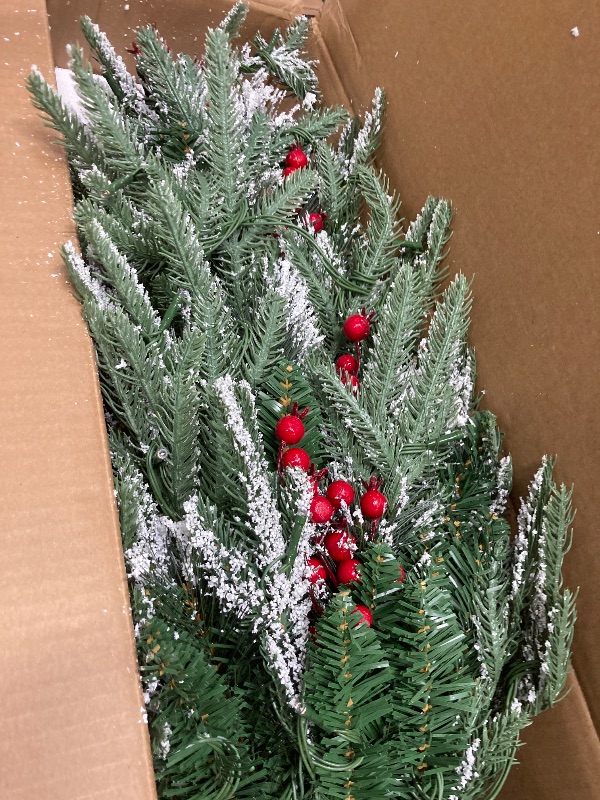 Photo 1 of
4ft Unlit Christmas Tree Pre-Decorated Snow Flocked with Pine Cones & Red Berries Artificial Xmas Tree for Holiday Office Outdoor Christmas Decoration(Green White)