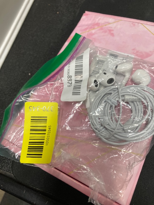 Photo 1 of Packs- Wired Headphones for iPhone Earbuds Built-in Microphone & Volume Control Nosie Reduction Headsets Compatible with iPhone 14/13/12/11/XR/XS/X/8/7/SE/Pro/Pro Max/Support All iOS System