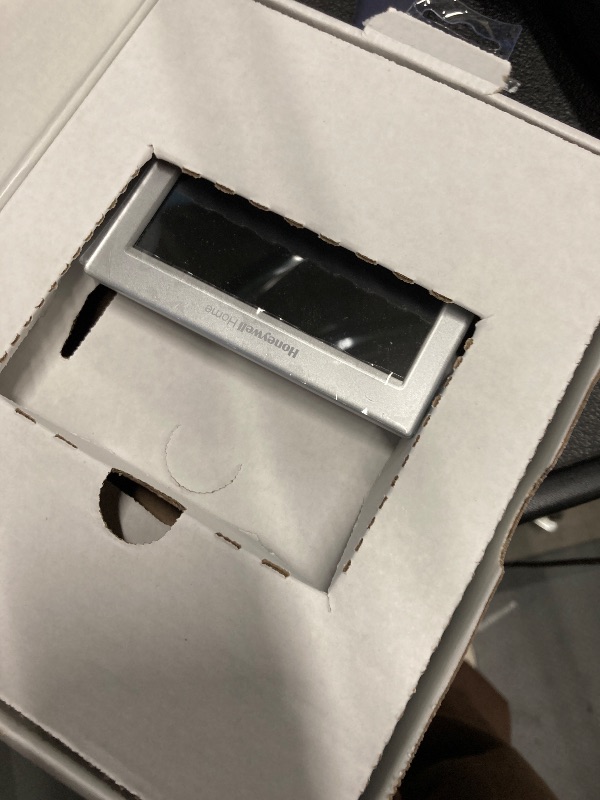 Photo 1 of Honeywell Home RTH9585WF1004 Wi-Fi Smart Color Thermostat, 7 Day Programmable, Touch Screen, Energy Star, Alexa Ready, Gray