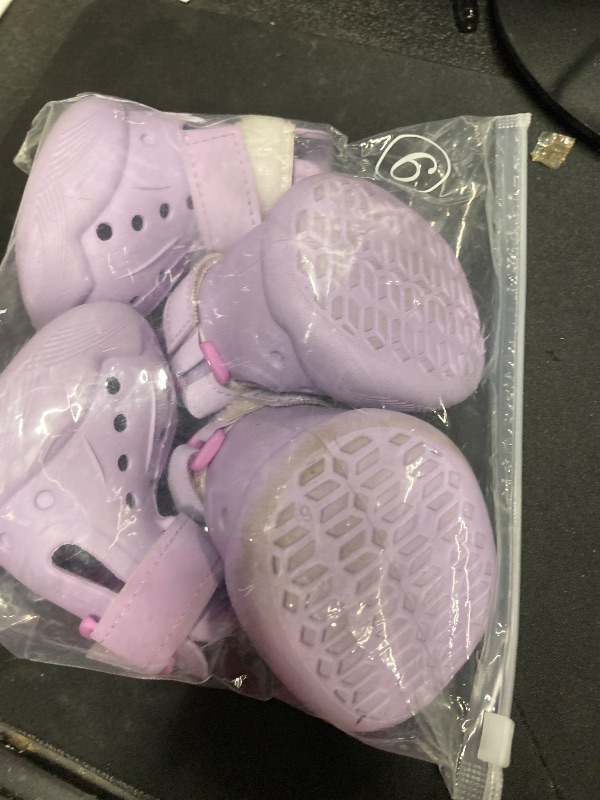 Photo 1 of ***parts only***
***VERY USED***
DOGOYS Dog Shoes, Dog Sandals for Hot Pavement, Non-Slip Waterproof Dog Booties for Winter Snowy Day and Summer, Adjustable Straps Easy-Clean Beach Outdoor Pet Boots Rugged Sole-Pcs Purple