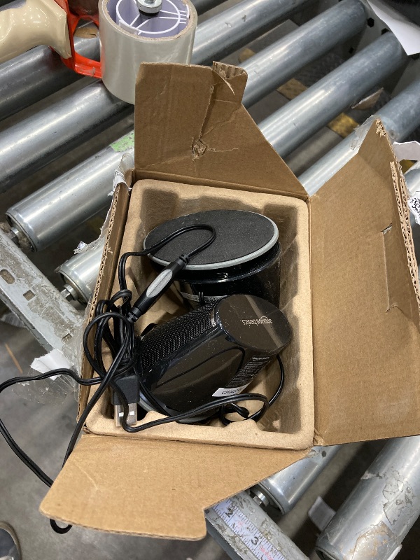 Photo 1 of **It is used, it is missing a part and it is not known if it works 100% because it did not come with the connector.***Amazon Basics Stereo 2.0 Speakers for PC or Laptop, 3.5mm Aux input, USB-Powered, 1 Pair, Black