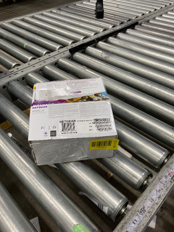 Photo 1 of **It is used, it is missing a part and it is not known if it works 100% because it did not come with the connector****NETGEAR Powerline Adapter Kit, 2000 Mbps Wall-Plug, 2 Gigabit Ethernet Ports with Passthrough + Extra Outlet (PLP2000-100PAS)