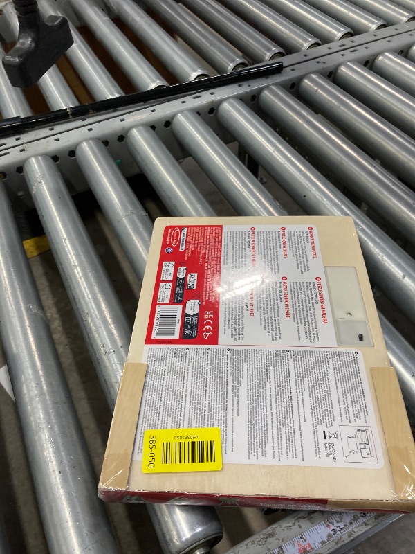 Photo 1 of **used**Melissa & Doug Farm Animals Sound Puzzle - Wooden Peg Puzzle with Sound Effects (8 pcs)