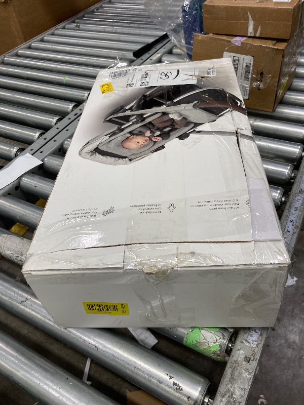 Photo 1 of ***It is used, it is missing a part and it is not known if it works 100% because it did not come with the connector**** Infant Snug Seat / Compatible with Vista and Cruz Strollers / 2 in 1 Newborn to Toddler Comfort Insert