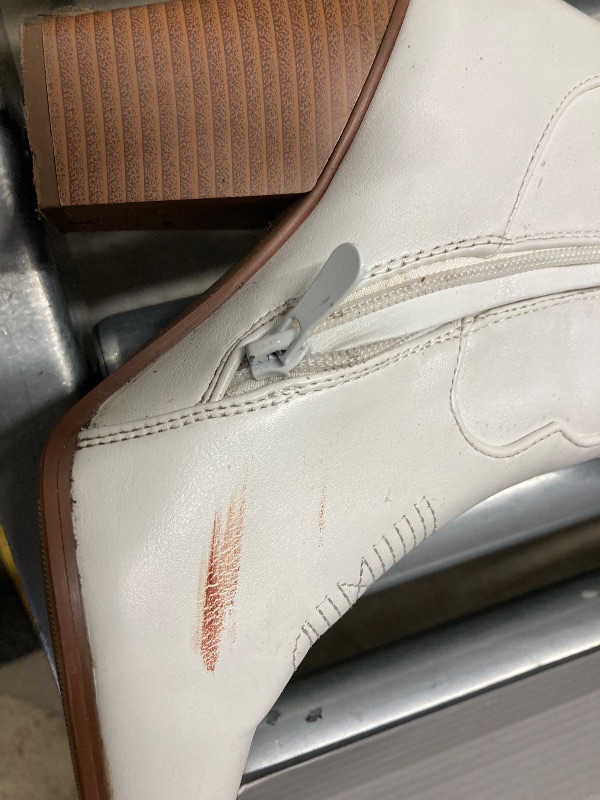 Photo 1 of **USED WITH MARKS-SEE PICS**DREAM PAIRS Cowboy Boots For Women, Comfortable Pull On Zipper Chunky Heel Pointed Toe Embroidered Western Cowgirl Knee High Boots,Size 8.5,White,SDKB2302W