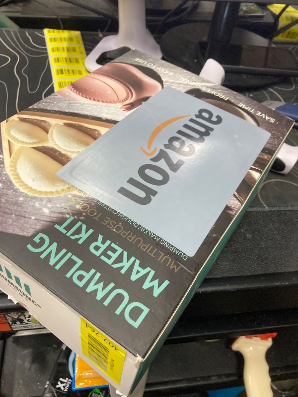 Photo 1 of MUMSUNG 6 Inch Empanada Maker Press, Extra Large Dumpling Maker Set with Dough Cutter, Dumpling Mold Set for Pierogi, Pastelitos, Calzone, Turnovers, Chinese Dumpling-2Sizes 6"+4"