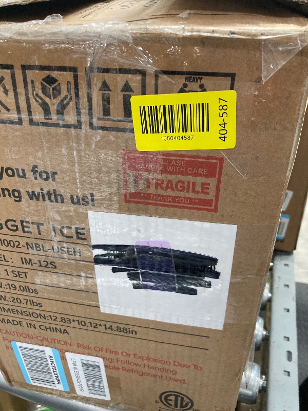 Photo 1 of ** NEEDS TO BE CLEANED**
EUHOMY Countertop Ice Maker Machine with Handle, 26lbs in 24Hrs, 9 Ice Cubes Ready in 6 Mins, Auto-Cleaning Portable Ice Maker with Basket and Scoop, for Home/Kitchen/Camping/RV. (Black)