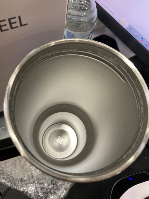 Photo 1 of *** THE LID IS BROKEN***
34HD Funny Dad Tumbler with Handle, 40oz Stainless Steel Travel Mug with Lid and Straw, Best Dad Ever Cup for Father's Appreciation, Birthday, or Holiday Gift Christmas Gift