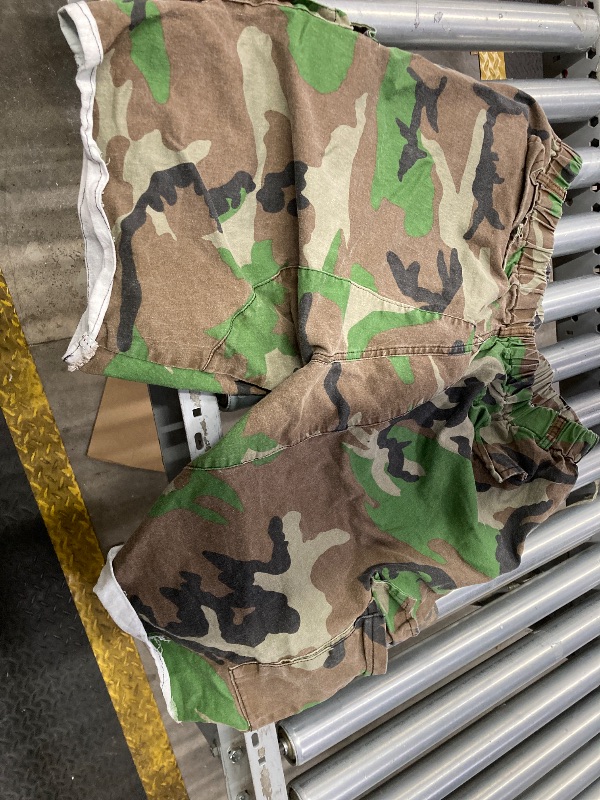 Photo 1 of MENS 4XL CAMO SHORTS WITH ELASTIC WAIST AND POCKETS.
