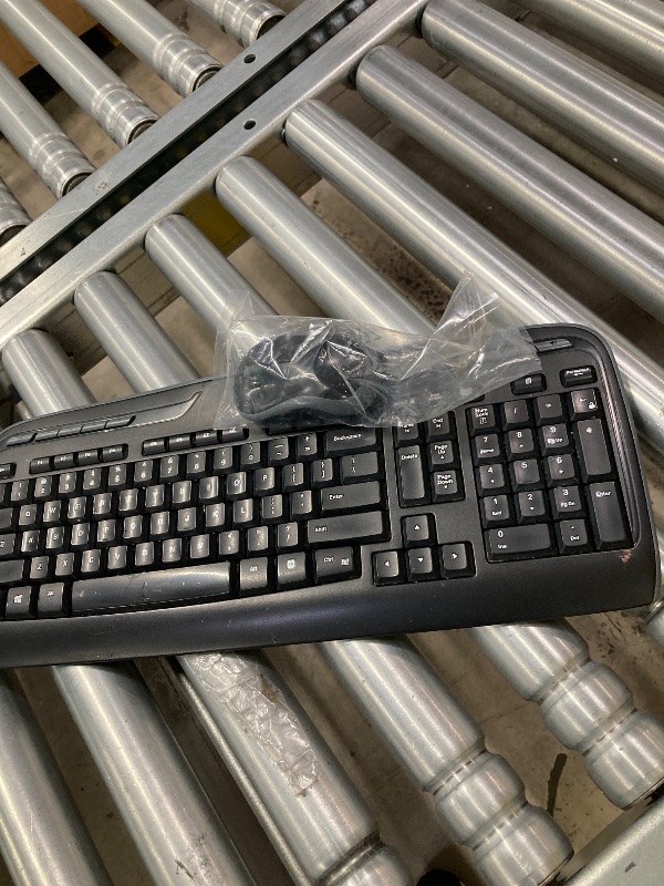 Photo 1 of ***(DAMAGE, MISSING USB -SELLING AS IS)***
Logitech 920002836 MK320 Wireless Desktop Set, Keyboard/Mouse, USB, Black