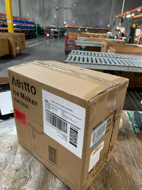 Photo 1 of **ICE CATCHER AND SCOOP MISSING**Aeitto Ice Maker Countertop 26lbs/24H, Ice Machine 8 Ice Cubes Ready in 6 Mins, 2 Sizes of Bullet Ice Portable Ice Makers with Basket & Scoop, Auto Self-Cleaning for Home/Kitchen/Office Stainless