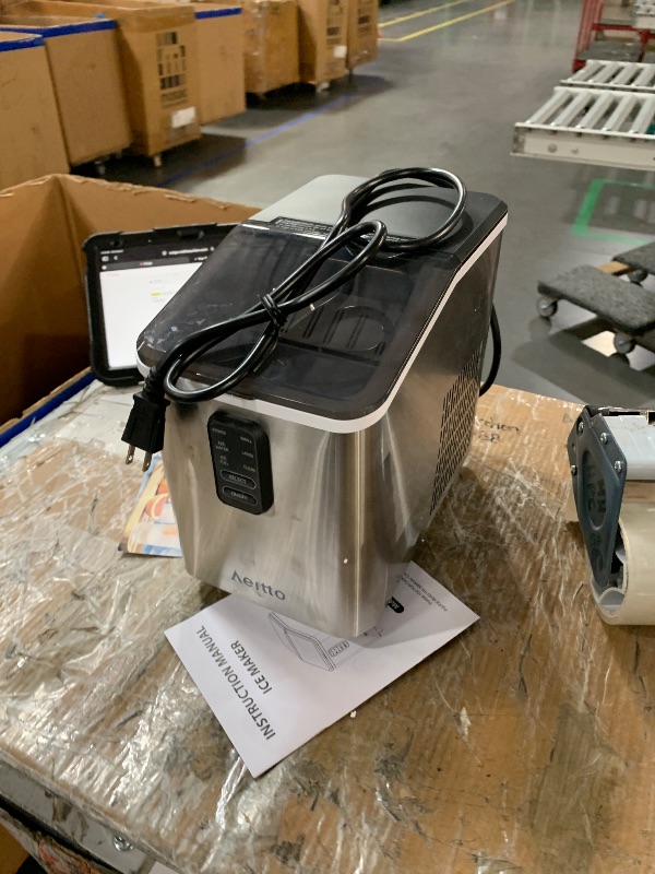Photo 1 of **ICE CATCHER AND SCOOP MISSING**Aeitto Ice Maker Countertop 26lbs/24H, Ice Machine 8 Ice Cubes Ready in 6 Mins, 2 Sizes of Bullet Ice Portable Ice Makers with Basket & Scoop, Auto Self-Cleaning for Home/Kitchen/Office Stainless