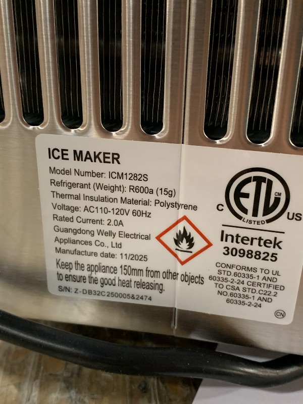 Photo 1 of **ICE CATCHER AND SCOOP MISSING**Aeitto Ice Maker Countertop 26lbs/24H, Ice Machine 8 Ice Cubes Ready in 6 Mins, 2 Sizes of Bullet Ice Portable Ice Makers with Basket & Scoop, Auto Self-Cleaning for Home/Kitchen/Office Stainless