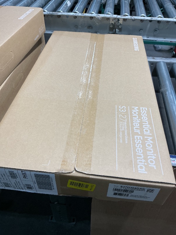 Photo 1 of ***FACTORY SEALED - OPENED FOR INSPECTION***
Samsung 27" (S30GD) Essential Monitor with IPS Panel and Tilt Only Stand, 100Hz Refresh Rate, Ergonomic Design, Advanced Eye Care, Game Mode, LS27D304GANXZA