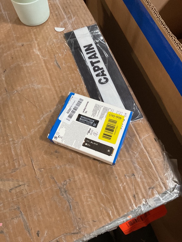 View 5 of ***PARTS ONLY*** ***NONFUNCTIONAL*** WD_BLACK 4TB SN850P NVMe M.2 SSD Officially Licensed Storage Expansion for PS5 Consoles, up to 7,300MB/s, with heatsink - WDBBYV0040BNC-WRSN,Black