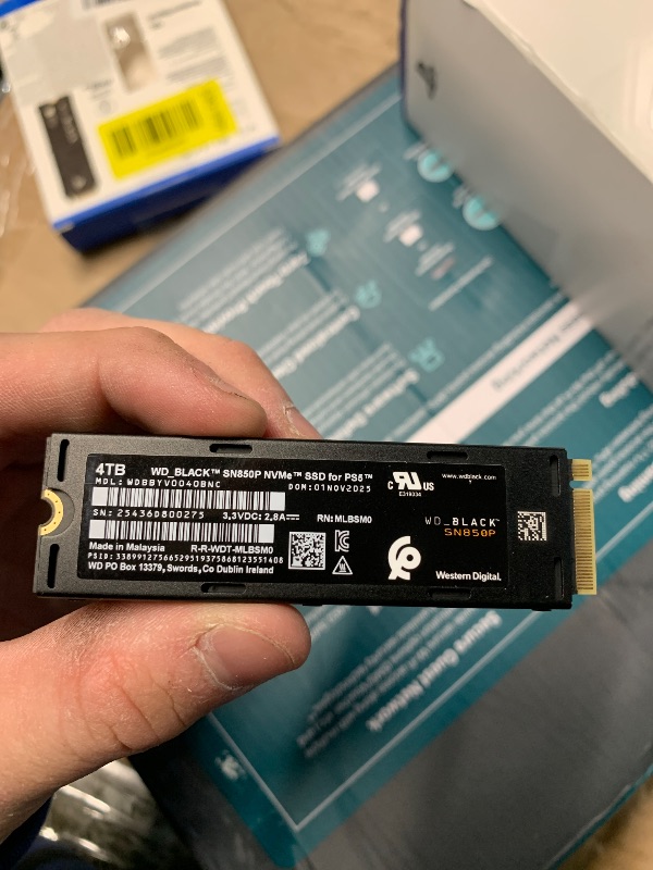 View 4 of ***PARTS ONLY*** ***NONFUNCTIONAL*** WD_BLACK 4TB SN850P NVMe M.2 SSD Officially Licensed Storage Expansion for PS5 Consoles, up to 7,300MB/s, with heatsink - WDBBYV0040BNC-WRSN,Black