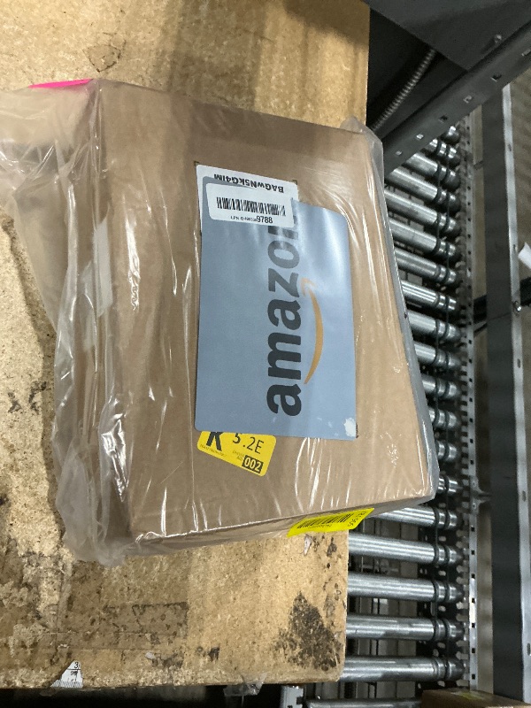 Photo 1 of 10 Pcs Large Octopus Kites, Long Tail Easy Flyer Kite Beach Kites Bulk, 157 Inches 3D Mollusc Colorful Octopus Kite for Kids Adults Kiteboarding Outdoor Park with String Reel