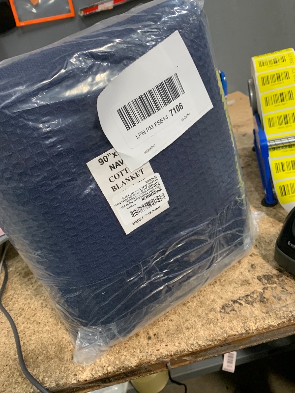 Photo 1 of 100% Cotton Blankets for Bed - Waffle Weave Blankets for Summer, Lightweight and Breathable Soft Woven Blanket for Spring (Navy, Queen (90" x 90"))