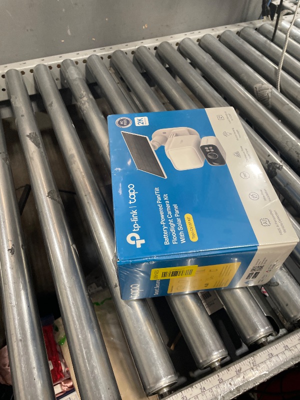 Photo 1 of *FACTORY SEALED* Tapo 2K Outdoor Pan/Tilt Wireless Floodlight Security Camera - Battery Power with Solar, 360º AI Motion Tracking, Person/Vehicle Detection, Subscription-Free Local Storage or Optional Cloud, C615F KIT