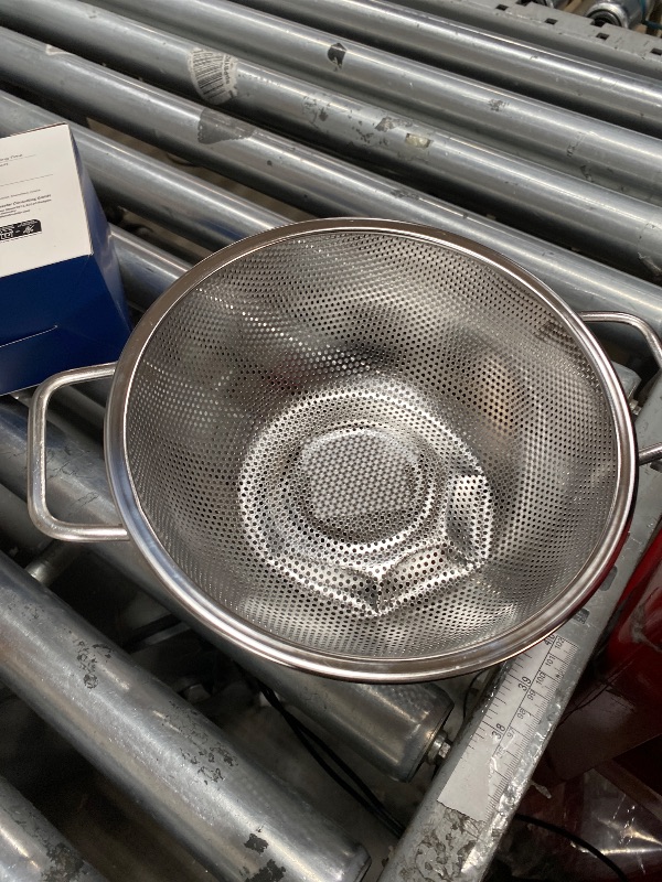 Photo 1 of ***DENTS***PriorityChef Premium Stainless Steel Colander for Kitchen, Durable Rice and Pasta Strainer with Handle, Rust-Resistant & Dishwasher Safe, 3 Qt