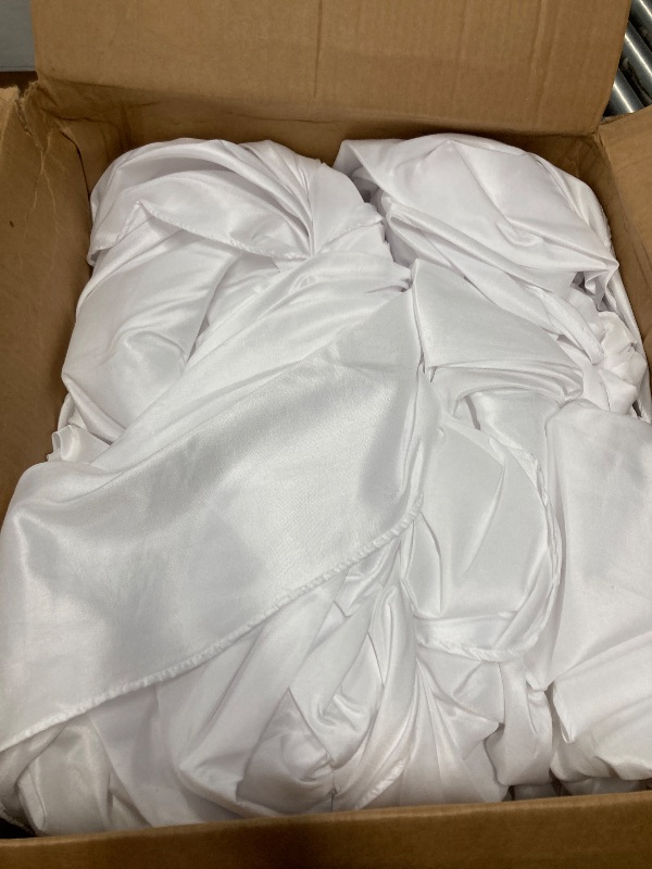 Photo 1 of 10 Pack White Round Tablecloths, 120 Inch Stain Resistant and Wrinkle Round Table Clothes, Washable Polyester Table Clothes Cover for Kitchen Dining, Wedding Birthday Party, Buffet Restaurant, Banquet