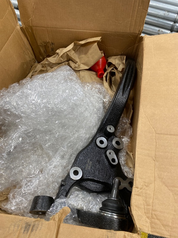 Photo 1 of [RWD] Doiplent Front Right/Passenger Side Suspention Steering Knuckle Spindle with Ball Joint for Chrysler 300; for Dodge Challenger/Charger 2012-2019, 698-298