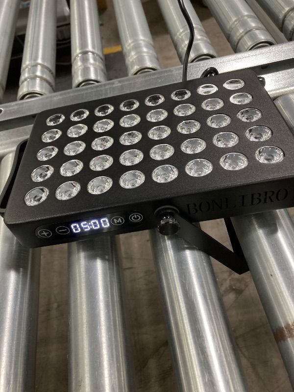 Photo 1 of ***DAMAGE -SELLING AS PARTS ONLY*** Red Light Therapy Panel for Face and Body, Quad Wave 660nm 850nm 630nm 940nm Near Infrared Light Therapy Panel Portable Dual Chip LED Device for Body Pain Relief Skin Health Sleep (BN-40)