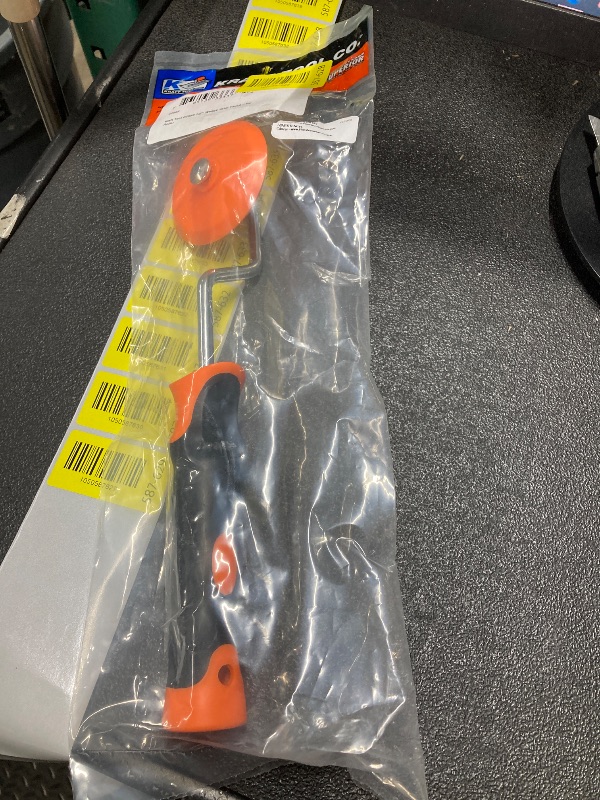 Photo 1 of 1/2" Wedge Touch-Up Roller