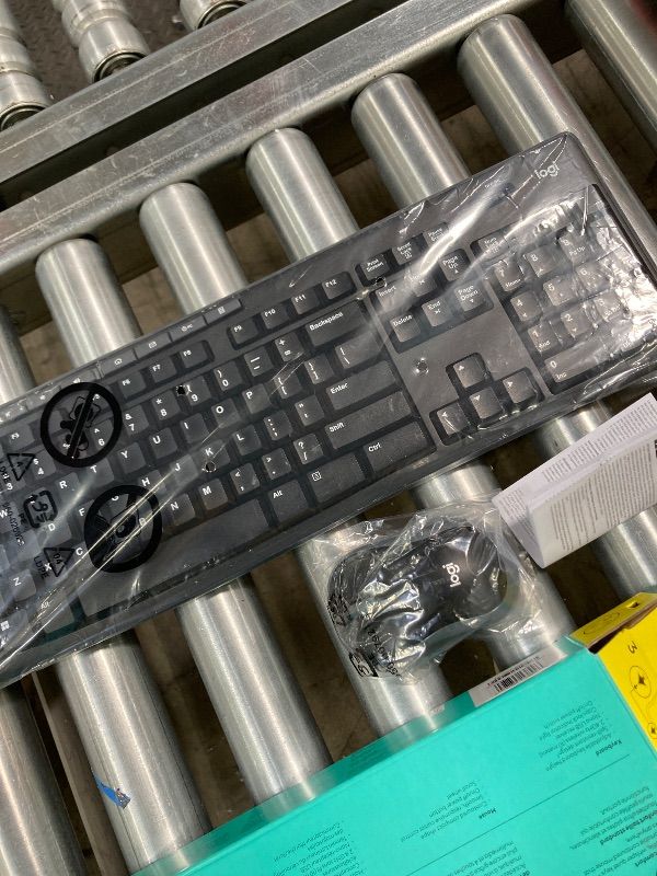 Photo 1 of ***MISSING USB -SELLING AS IS *** VLogitech MK270 Wireless Keyboard and Mouse Combo for Windows, 2.4 GHz Wireless, Compact Mouse, 8 Multimedia and Shortcut Keys, 2-Year Battery Life, for PC, Laptop - Black