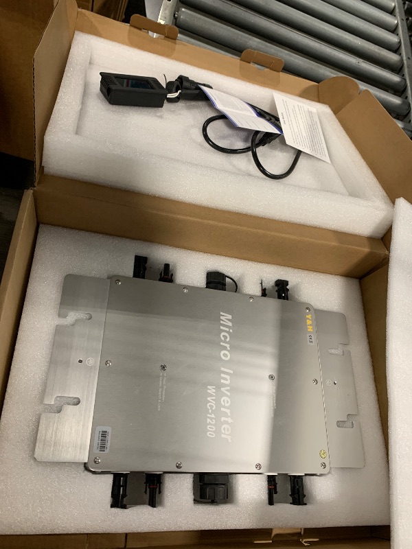Photo 1 of ** SOLD AS IS, NO REFUND/RETURN** SEE COMMENTS!
Y&H 1200W Solar Grid Tie Micro Inverter with AC Data Monitoring Display Screen Waterproof IP65 MPPT DC28-50V PV Input AC80-160V Output for 36V Solar Panel