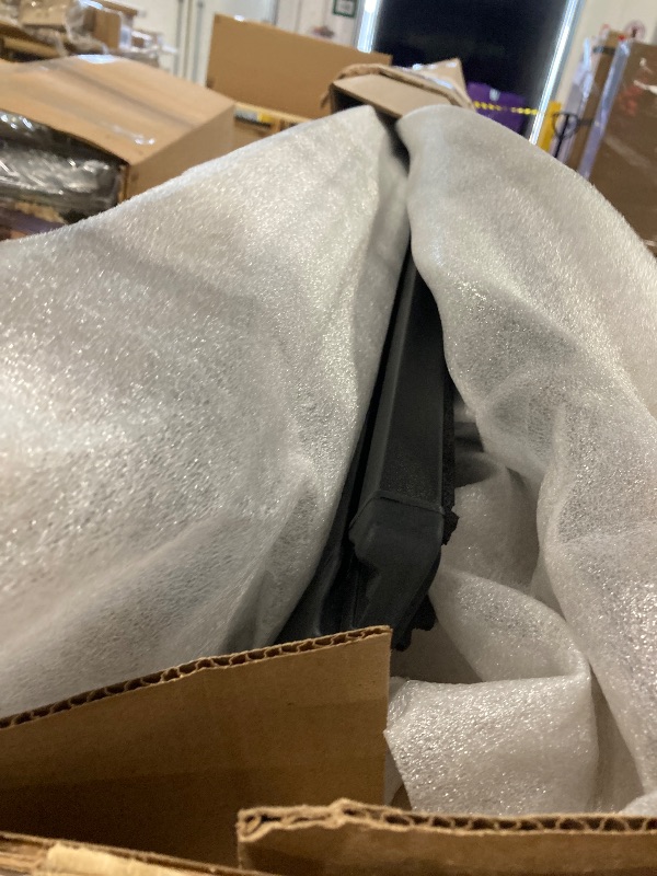 Photo 1 of *** SET OF 2 XL BOXES****  RealTruck Retrax RetraxONE XR Retractable Truck Bed Tonneau Cover | T-60484 | Fits 2020 - 2025 Chevy/GMC Silverado/Sierra 2500/3500HD (does not fit w/ factory side storage boxes) 6' 10" Bed (82.2")